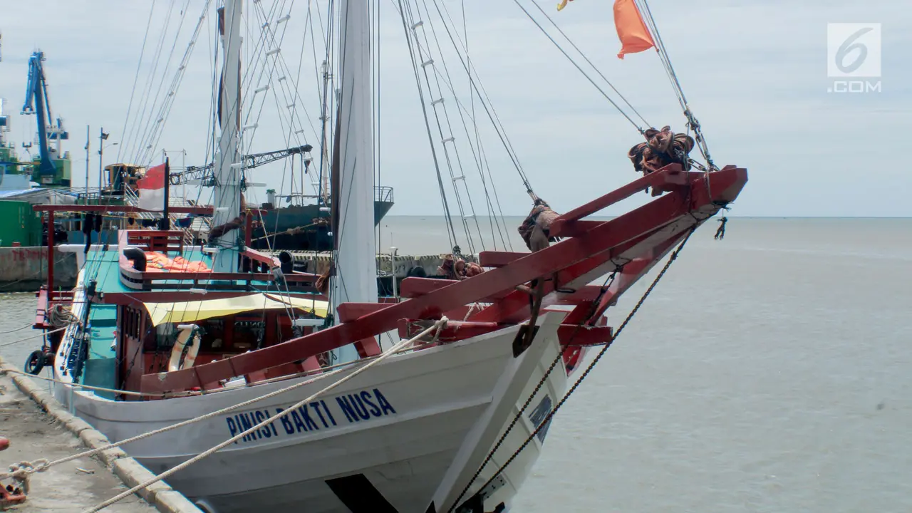 Kapal Pinisi Bakti Nusa