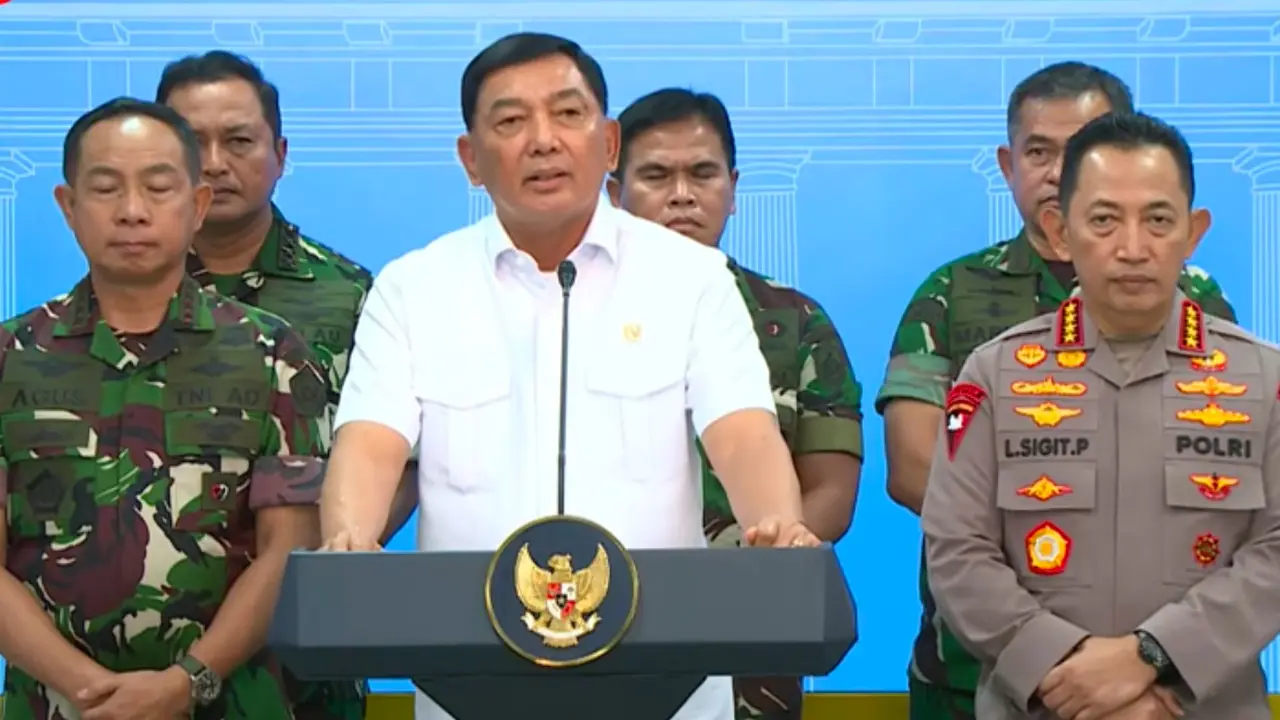 Menteri Pertahanan Sjafrie Syamsuddin menggelar konferensi pers usai rapat terbatas dengan Presiden Prabowo Subianto. (Istimewa)