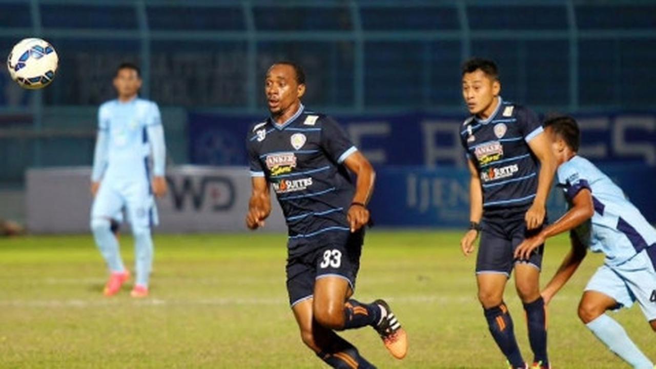 Arema Cronus Waspadai Kerja Sama Tim PSGC