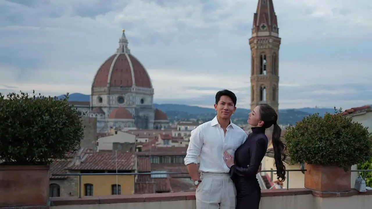 Potret Cantik Anisha Rosnah Rayakan Wedding Anniversary di Italia, Rambut Panjang dan Body Ramping Jadi Sorotan