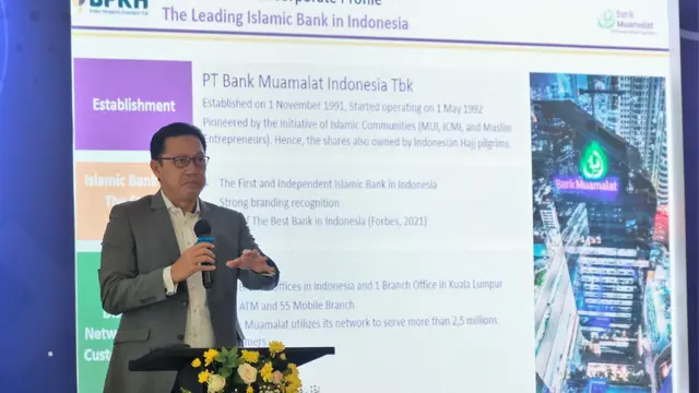 Direktur Utama PT Bank Muamalat Indonesia Tbk Achmad K. Permana memberikan sambutan di hadapan delegasi National Hajj Commission of Nigeria pada Senin, (10/10/2022) di Muamalat Tower, Jakarta Selatan. (Dok Muamalat)