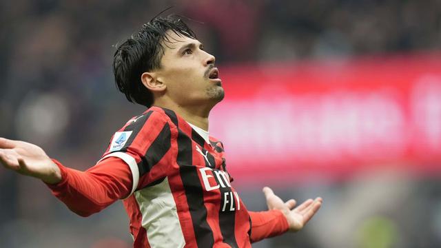 Selebrasi Tijjani Reijnders saat AC Milan berduel lawan Parma di San Siro, Minggu (26/01/2025). (c) AP Photo/Luca Bruno