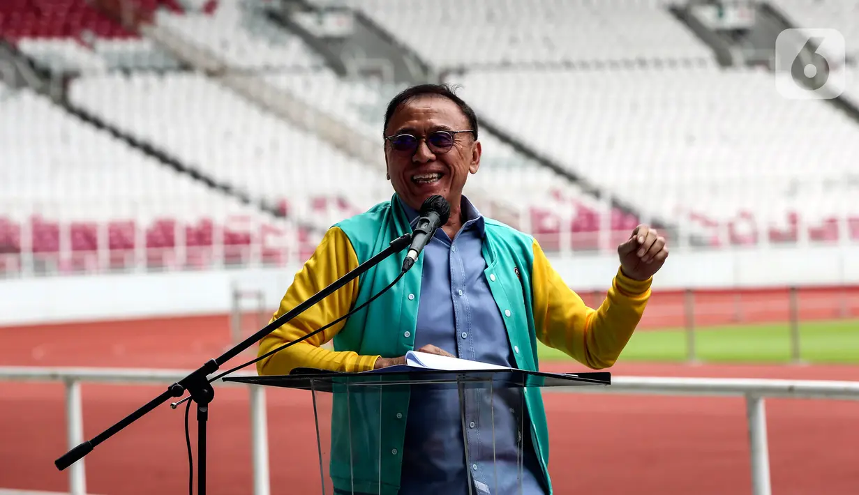 Ketua PSSI Mochamad Iriawan menyampaikan sambutan saat Hitung Mundur 100 Hari Menuju Piala Dunia U-20 di Stadion Utama Gelora Bung Karno, Jakarta, Kamis (9/2/2022). Piala Dunia U-20 2023 akan digelar di Indonesia mulai 20 Mei hingga 11 Juni mendatang di Stadion Utama Gelora Bung Karno. (Liputan6.com/Johan Tallo)