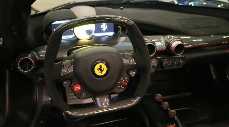 Lingkar kemudi Ferrari LaFerrari Aperta. (Herdi Muhardi)