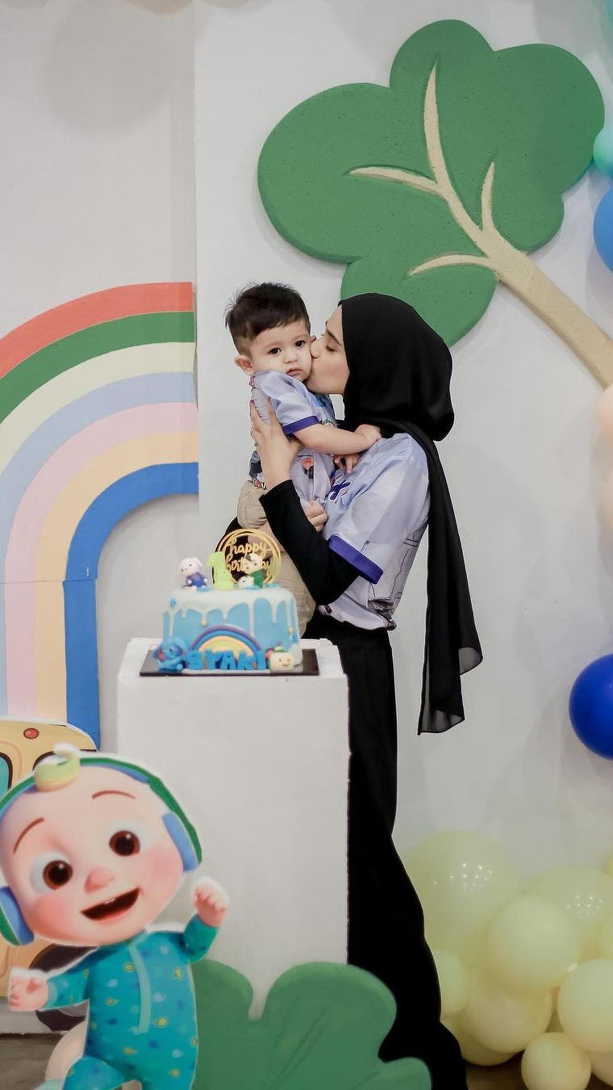 Merayakan Ulang Tahun Sang Anak <br>