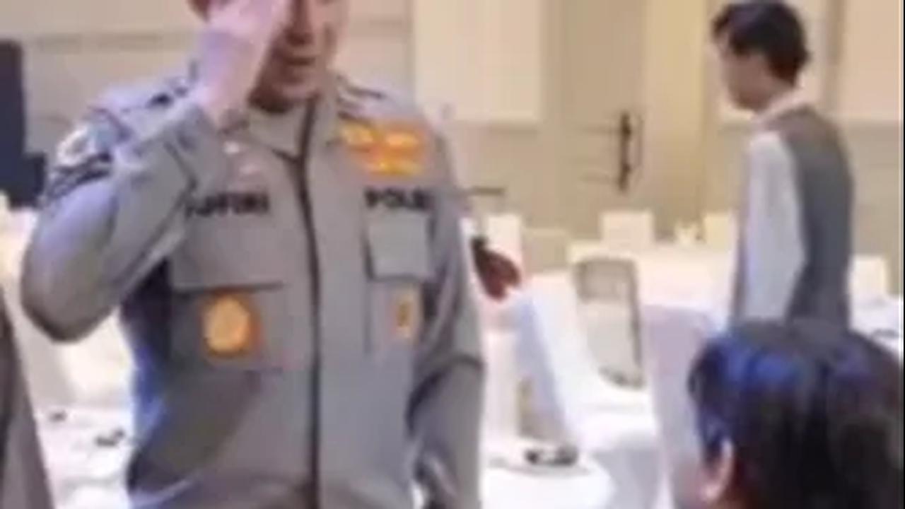 Sikap Hormat ke Komjen Ahmad Dofiri