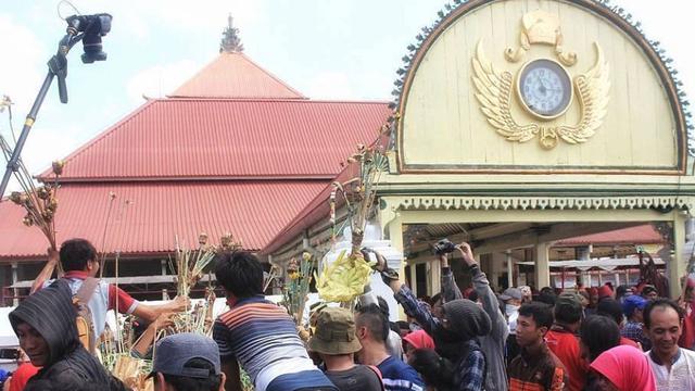 Masjid Gedhe Kauman di Yogyakarta saat melaksanakan grebek syawal