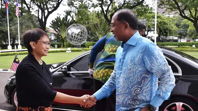 Indonesian dan Malaysia sepakat untuk memperkuat ekonomi kedua negara lewat konektivitas laut dan udara (Kemlu RI)