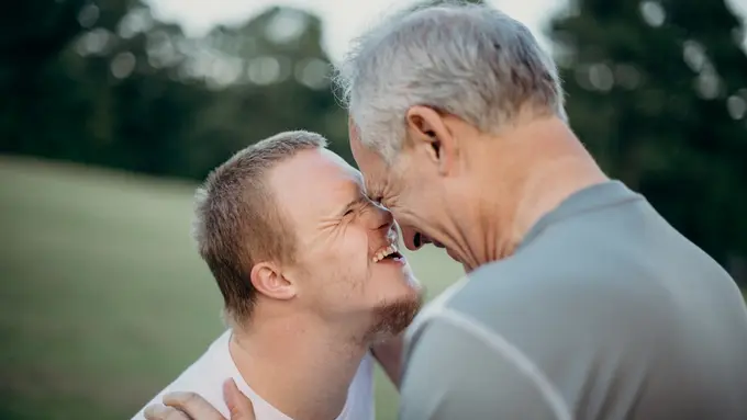 [bintang] Bikin Baper, 3 Zodiak Ini Punya Dekat Banget sama Ayahnya