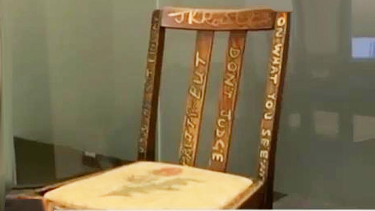 VIDEO: Kursi Penulis Novel Harry Potter Dilelang Rp 5,2 Miliar