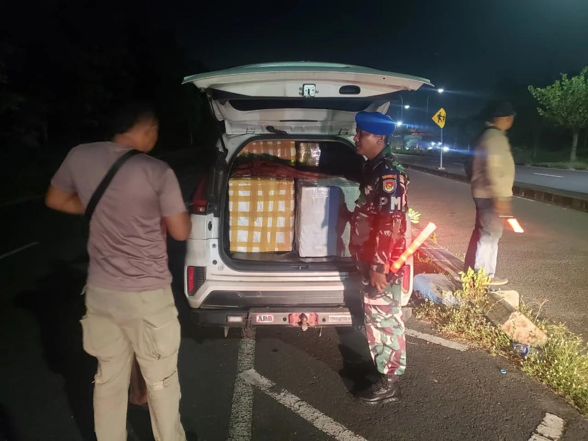 FOTO: TNI AL Gagalkan Penyelundupan Rokok Ilegal di Suramadu