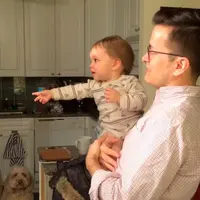 Kalau kamu jadi anak ini, mungkin kamu juga akan bingung dibuatnya. :))