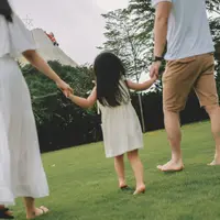 Menjadi orangtua milenial tidak mudah./copyright unsplash/Hoi An and Da Nang Photographer