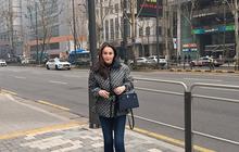 6 Potret Cantik Jennifer Dunn saat Liburan di Korea Selatan, Terlihat Lebih Langsing dengan Outfit Modis