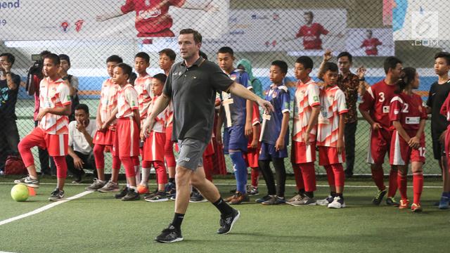 Sambangi Indonesia, Legenda Liverpool Vladimir Smicer Dukung Kampanye Gaya Hidup Sehat
