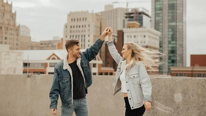 Prediksi pasangan zodiak berikut bisa menjadi bahan pertimbangan. (Sumber foto: unsplash.com)