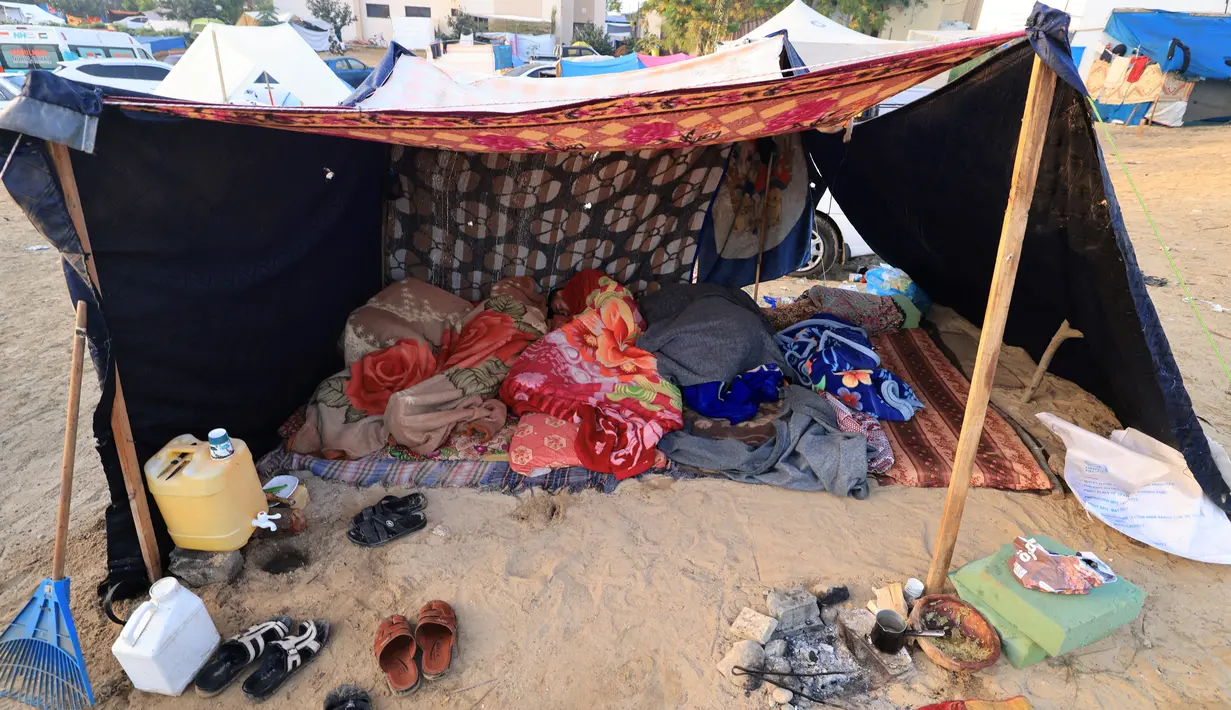 Perang tersebut dipicu oleh serangan terhadap Israel pada 7 Oktober oleh pejuang Hamas yang menewaskan 1.400 orang dan menyandera 240 lainnya. (Mahmud HAMS / AFP)