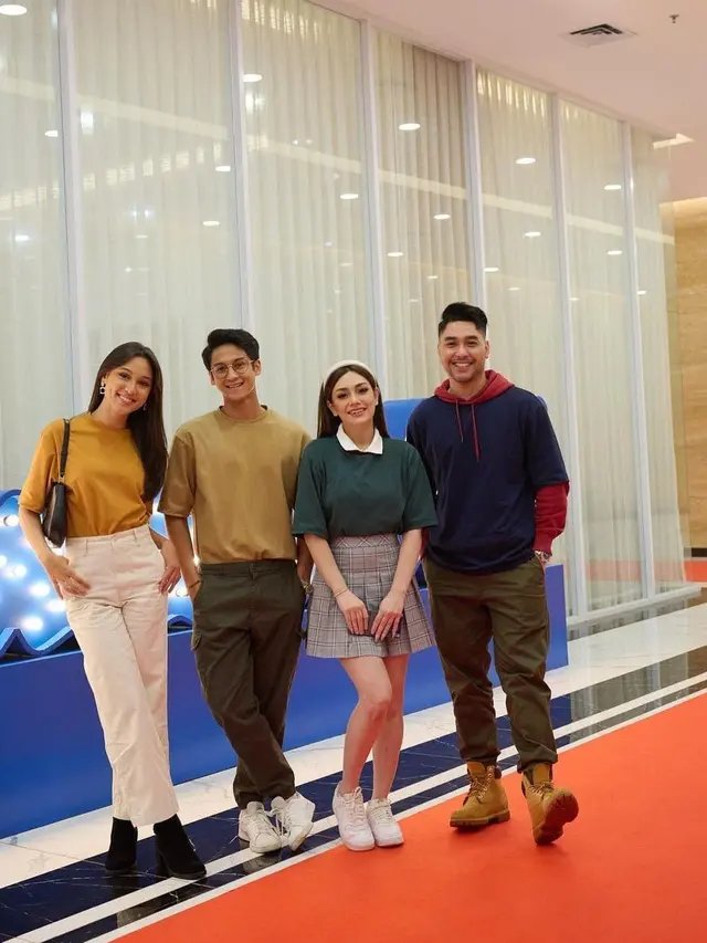 Celine Evangelista sudah punya empat anak, tapi masih seperti ABG