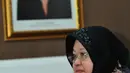 Walikota Surabaya, Tri Rismaharini terkejut saat Menpan Yuddy menanyakan persoalan Pilkada serentak di Surabaya pada pertemuan di kantor Kementerian PANRB, Jakarta, Selasa (4/8/2015). (Liputan6.com/Andrian M Tunay) 