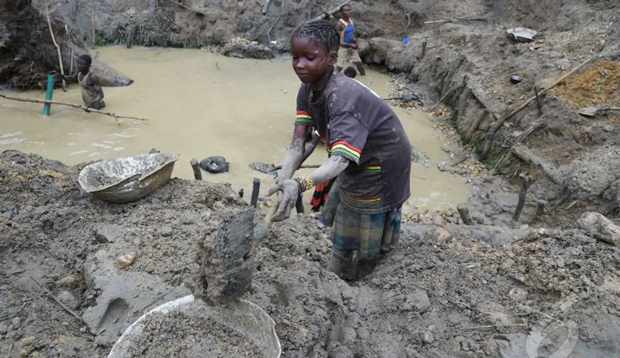Suasana penambangan tradisional di Desa Gam, Afrika Tengah (AFP PHOTO / ISSOUF SANOGO)