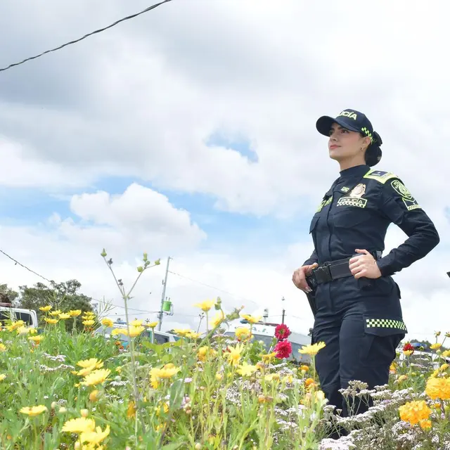 Polisi Tercantik di Dunia diNominasikan sebagai Influencer Polisi Terbaik 2022 di Instafest Awards