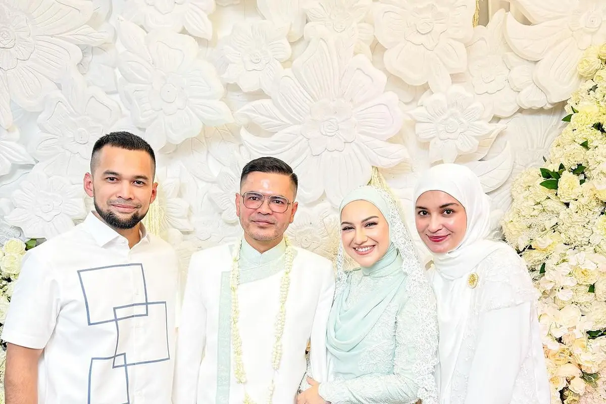 Resmi Menikah Lagi! Irish Bella Tampil Cantik dalam Balutan Kebaya Kurung Hijau Mint di Hari Pernikahan