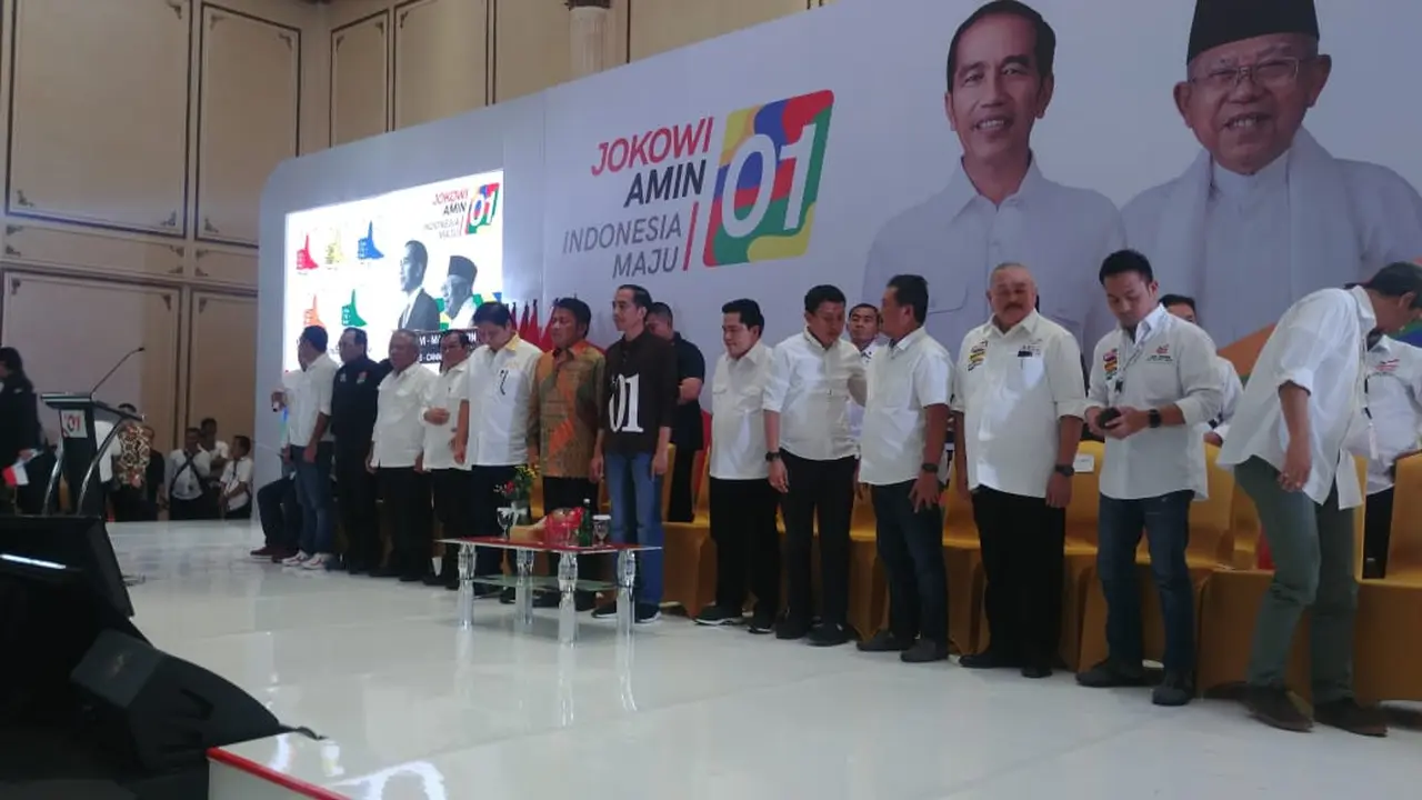 Jokowi hadiri pengukuhkan Tim Kampanye Daerah (TKD) Jokowi-Ma'ruf Amin Provinsi Sumatera Selatan (Liputan6.com/Hanz Jimenez)
