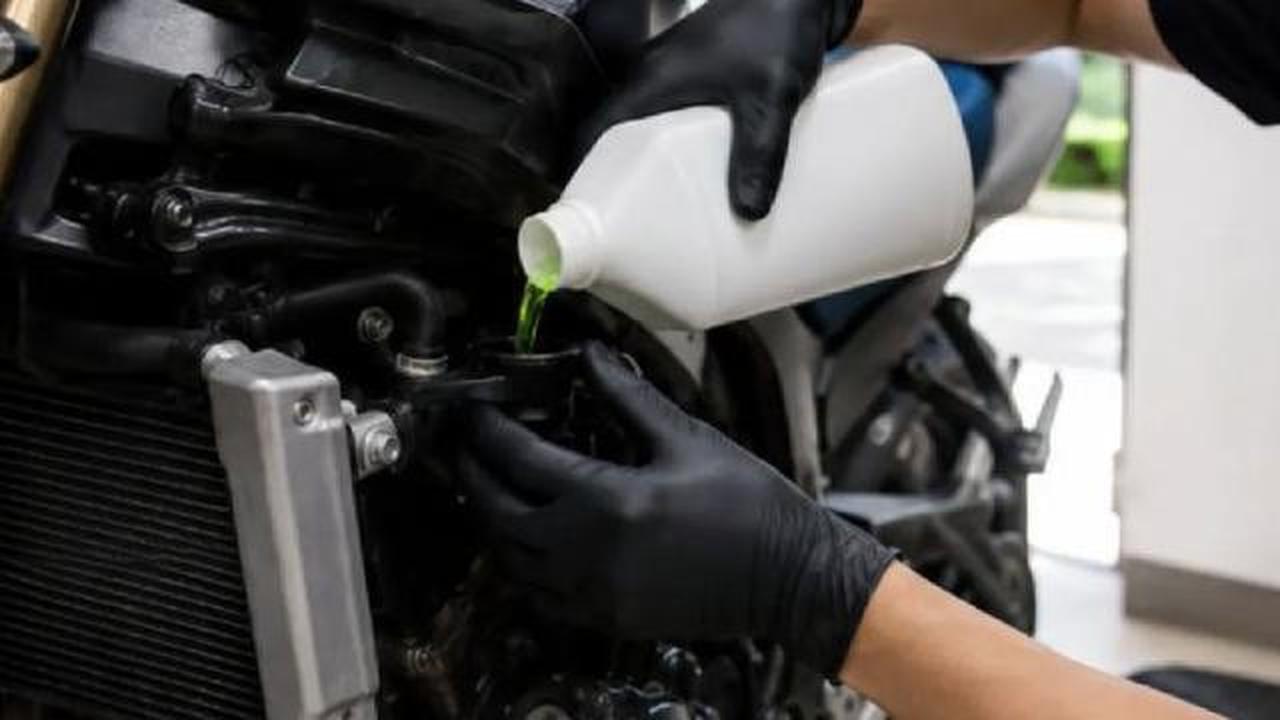 Air Radiator Berwarna Aneh, Jangan Sepelekan Dampaknya ke Mesin
