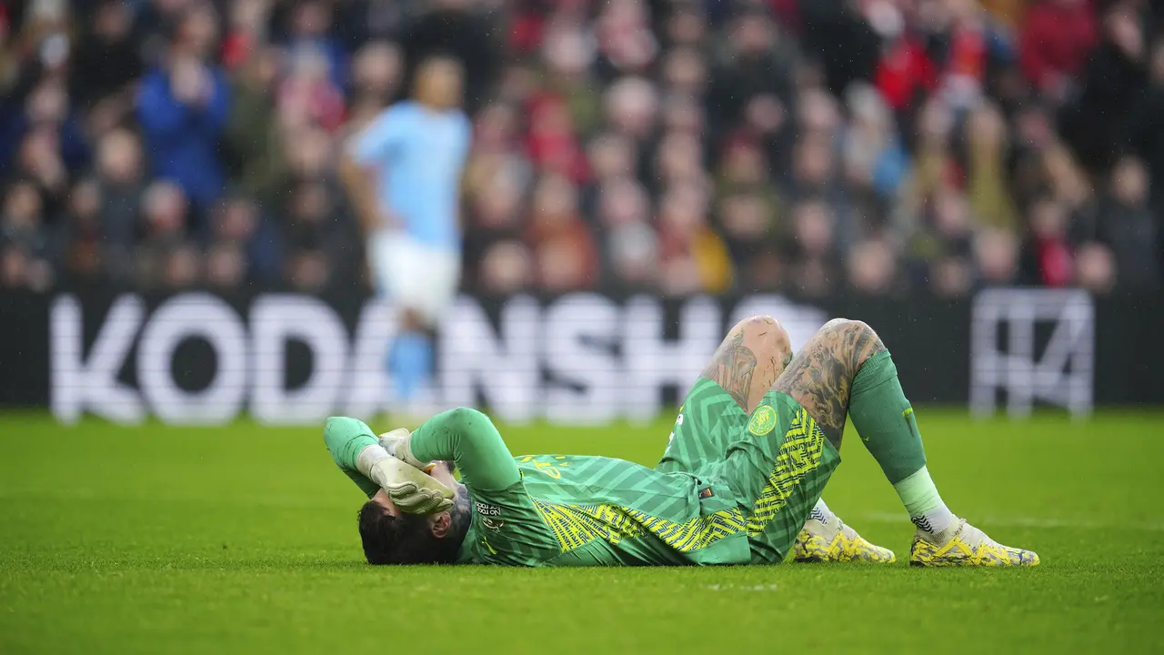 Foto: Nathan Ake Blunder, Man City Harus Puas Ditahan Imbang Liverpool di Liga Inggris