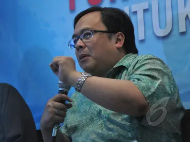 Menteri Keuangan Bambang Brodjonegoro saat menjadi pembicara dalam diskusi ekonomi politik di Jakarta, Minggu (24/5/2015). Diskusi tersebut mengangkat tema Menagih Janji Kesejahteraan Daerah. (Liputan6.com/Herman Zakharia)