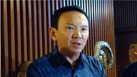 Eks Komisaris Utama Pertamina Basuki Tjahaja Purnama atau Ahok saat diwawancarai di Kupang (Liputan6.com/Ola Keda)