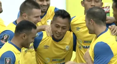 Barito Putera memenangi duel sesama tim Kalimantan Selatan pada laga kedua penyisihan Grup B Piala Presiden 2018. Skuat besutan Jacksen F Tiago ini menang 4-2 atas Martapura FC di Stadion Aji Imbut, Tenggarong.