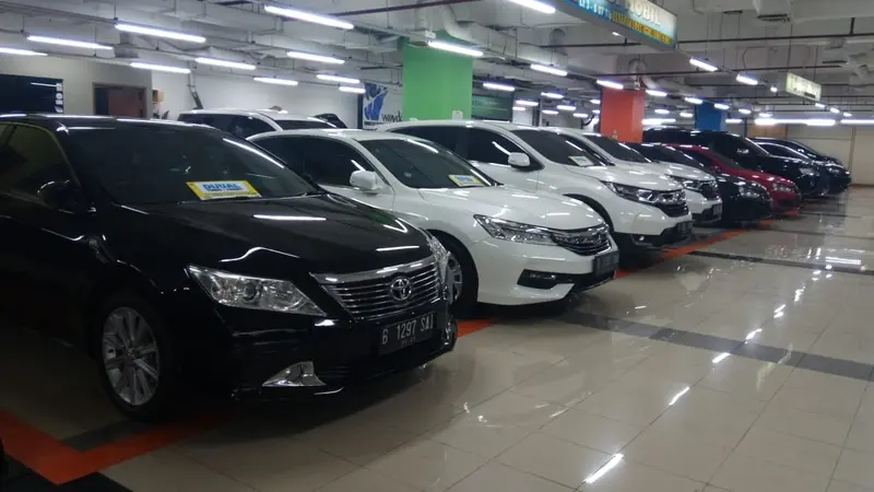 Mobil bekas di Mega Glodok Kemayoran, Jakarta