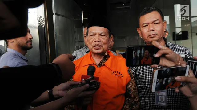 Usai Diperiksa KPK, Wali Kota Mojokerto Masud Yunus Cengar-Cengir