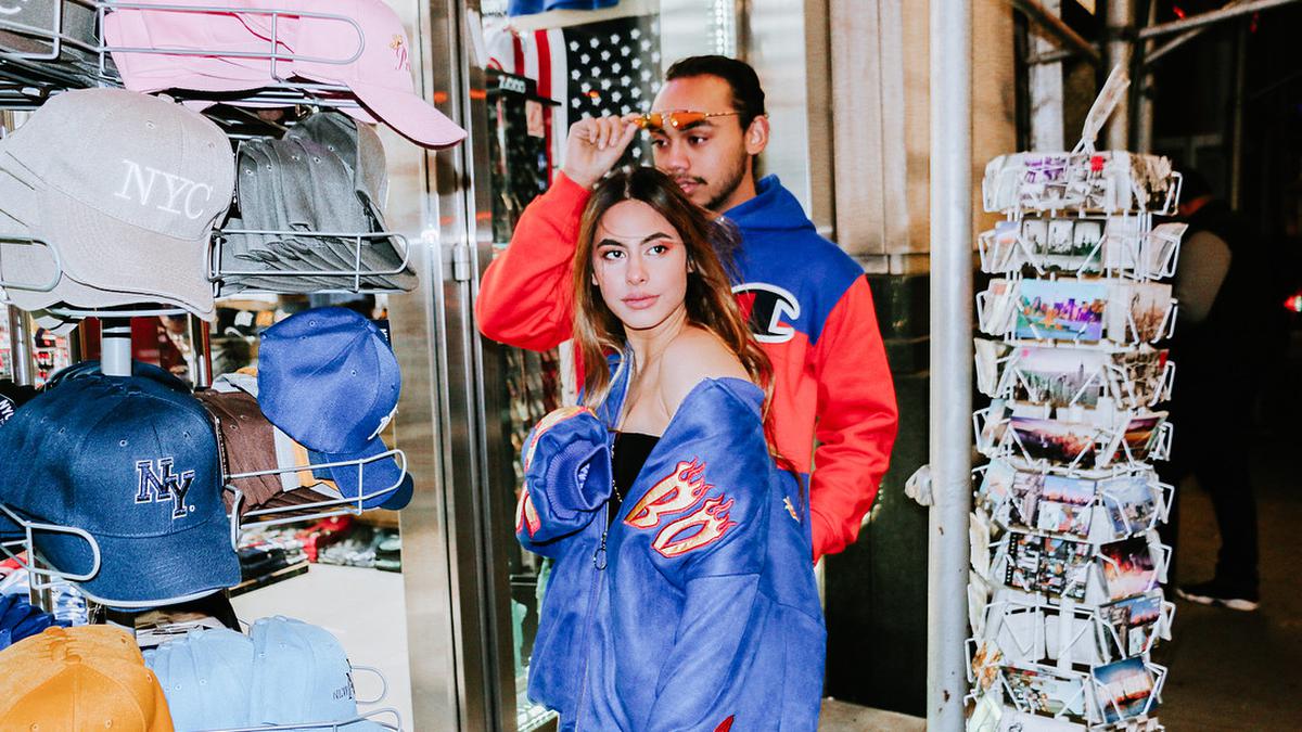 Bak Supermodel, Begini Cantiknya Valerie Thomas saat Pemotretan