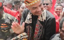 Momen Ganjar Menari Bersama Ribuan Masyarakat di Sorong Papua