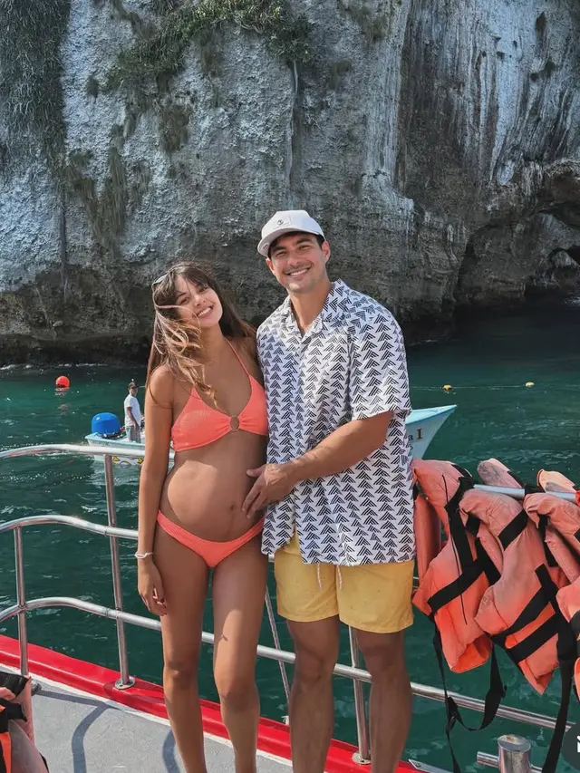 Aurelie Moeremans saat Liburan ke Meksiko tampil dengan bikini. [@aurelie]