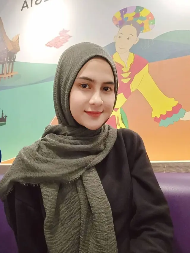 Resmi Menikah, Ini 6 Potret Lestari Istri Adi Sastro Mantan Glenca Chysara