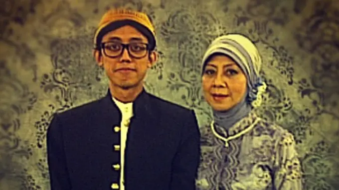 [Bintang] Ario Kiswinar Teguh dan Ibunda