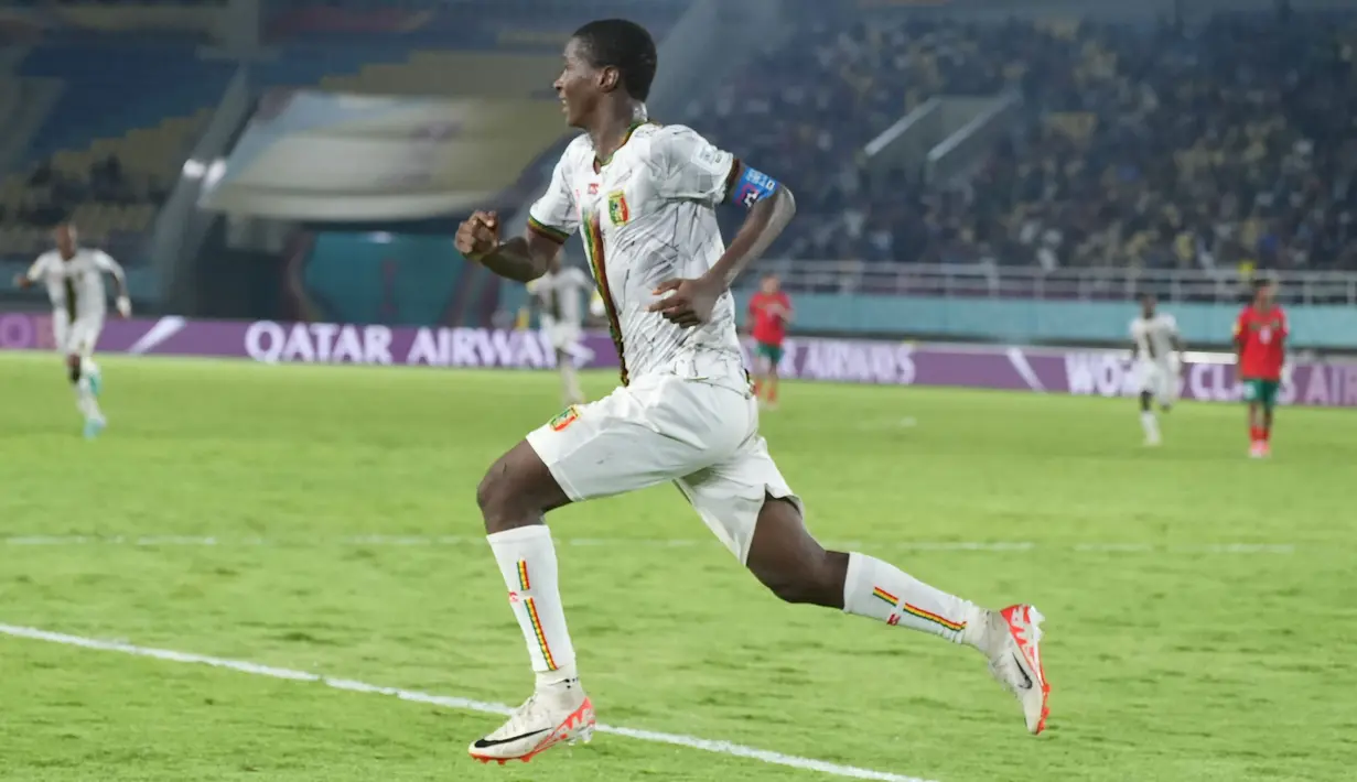 Selebrasi pemain Timnas Mali U-17, Ibrahim Diarra setelah menjebol gawang Timnas Maroko U-17 pada laga perempat final Piala Dunia U-17 2023 di Stadion Manahan, Solo, Sabtu (25/11/2023). (Doc. LOC WCU17/RKY)