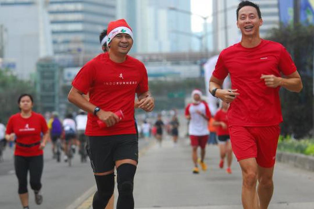 Sambut damai Natal dengan lari pagi bertopi 'Santa Claus'