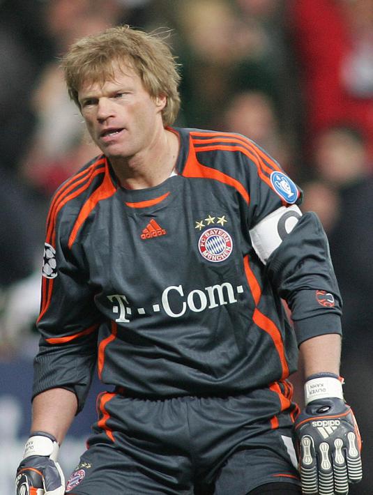 Usai kekalahan menyedihkan tersebut, Khan memutuskan untuk gantung sepatu dan langsung digantikan oleh wonderkid pada saat itu, Manuel Neuer. (AFP/Bru Garcia)