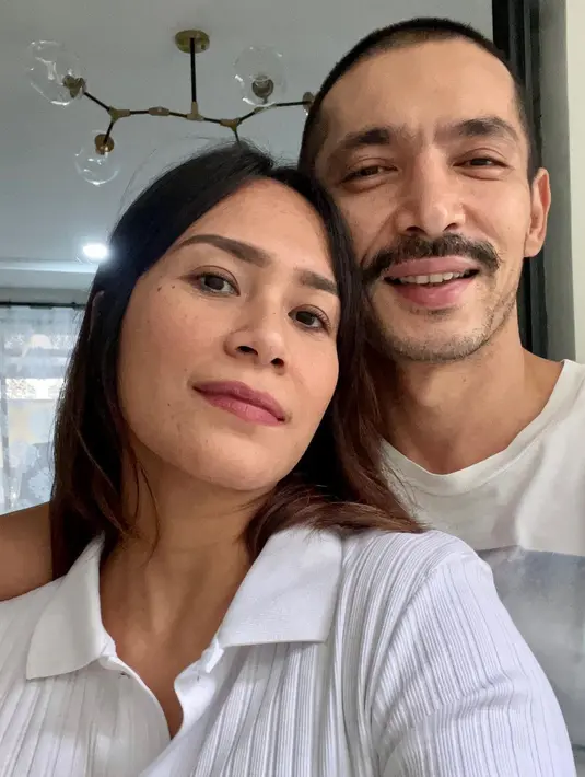 Pernikahan sudah berjalan bertahun-tahun, Inong dan Abimana saling mendukung satu sama lain. (FOTO: instagram.com/abimana_arya)