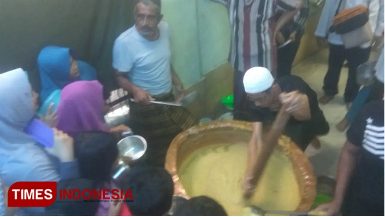 Bubur Muhdhor Kampung Arab, Takjil Kaum Dhuafa yang Menjadi Buruan Warga