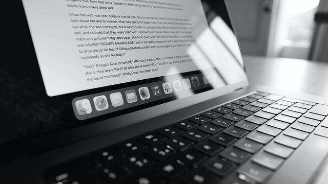 Ilustrasi menulis, klausa