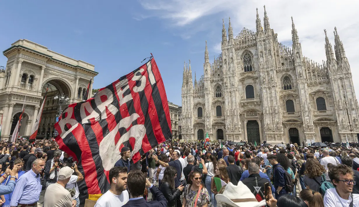 <p>Sepeninggal Berlusconi, AC Milan belum menunjukkan performa terbaik. Tercatat baru satu trofi Liga Italia yang mendarat ke Stadion San Siro pada musim 2021/2022 kemarin. (Stefano Porta/LaPresse via AP)</p>