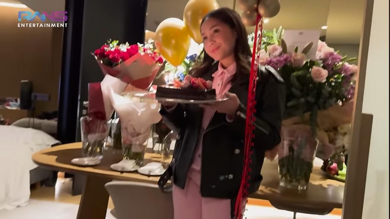 Potret Kejutan Ultah Ke-38 Nagita Slavina di Barcelona, Kamar Penuh Bunga & Dapat Tas Hermes dari Shandy Purnamasari