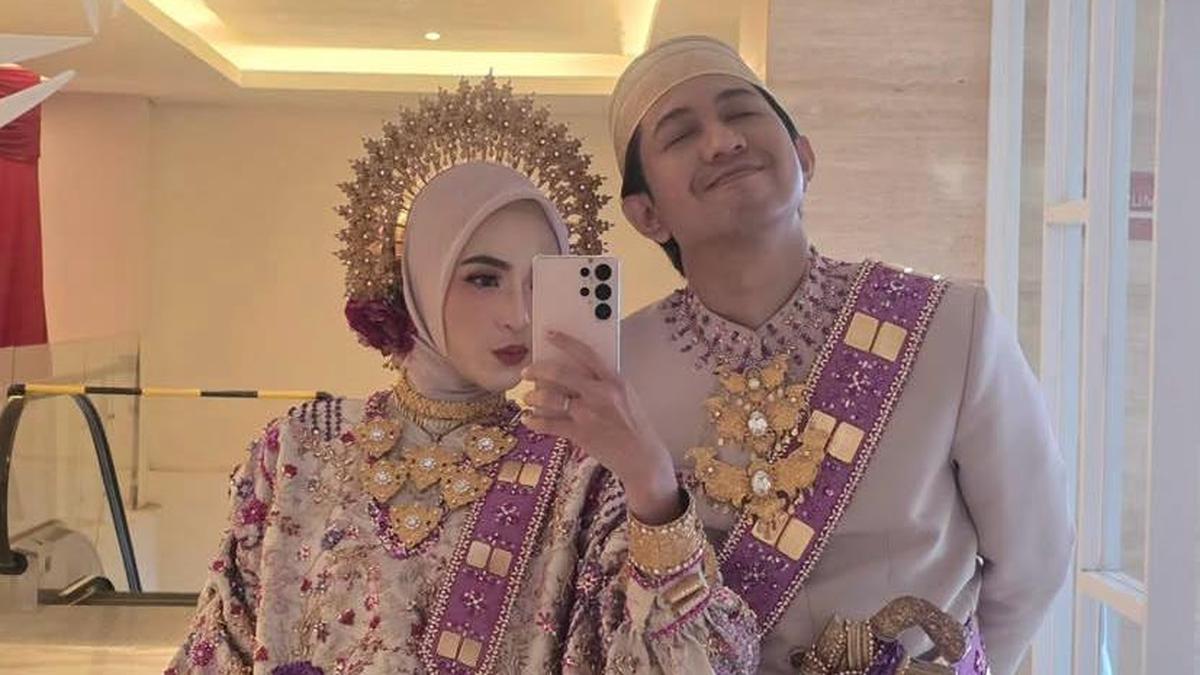 Potret Penyanyi Feby Putri Resmi Menikah, Tampil Penuh Warna Pakai Adat Bugis Modern