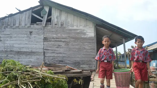 Salah satu sekolah rusak di kota Palembang