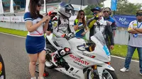 Pembalap muda Pandu Padmogani berhasil rebut posisi enam di debut Yamaha Sunday Race seri 2 yang berlangsung di sirkuit Sentul.